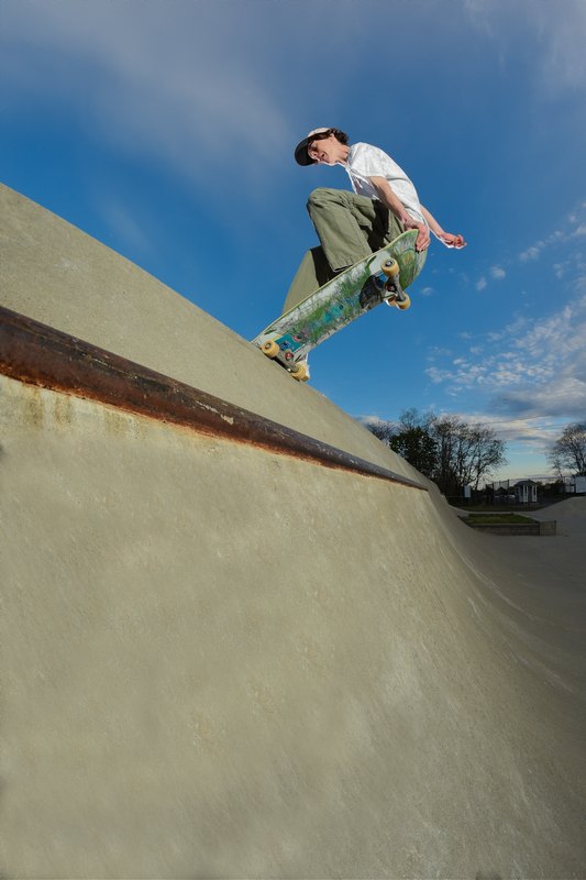Tim Mulhall. Lien To Tail.